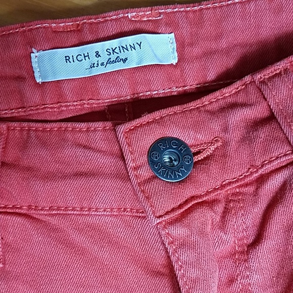 Rich & Skinny coral colored jean shorts size 26 - Picture 6 of 8